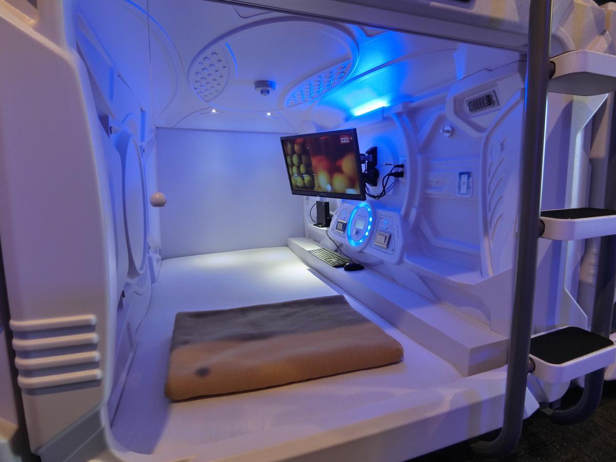 capsule hotel tolmachevo